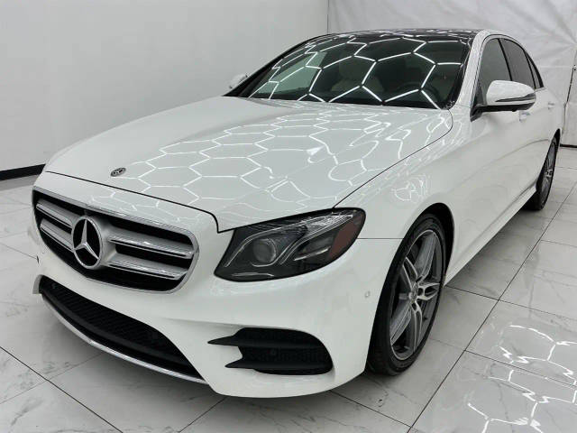 2019 Mercedes-Benz E-Class E 300 RWD photo