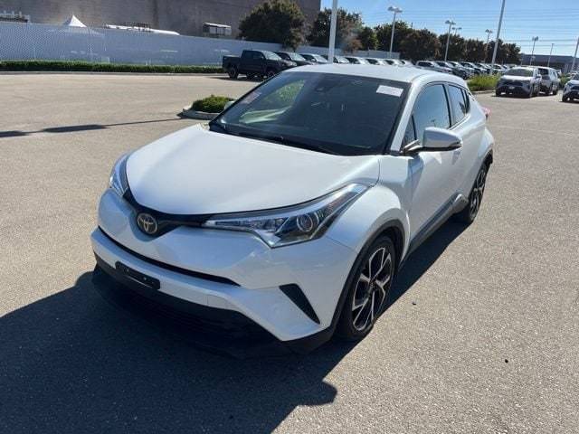 2019 Toyota C-HR XLE FWD photo