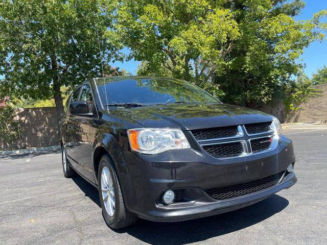 2018 Dodge Grand Caravan SXT FWD photo