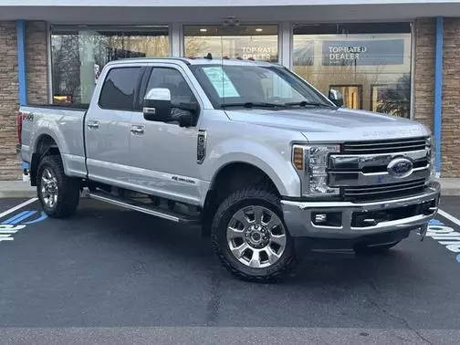 2019 Ford F-350 Super Duty LARIAT 4WD photo