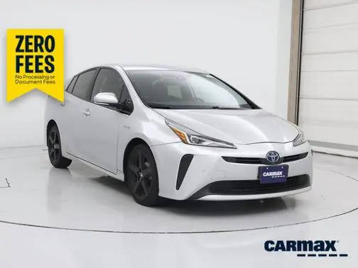 2019 Toyota Prius XLE FWD photo