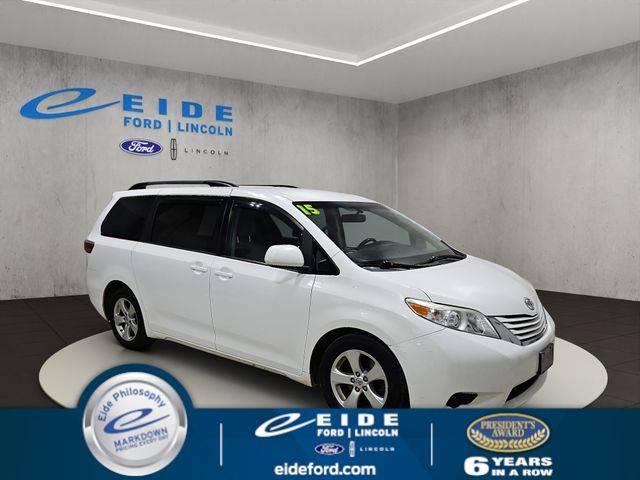 2015 Toyota Sienna LE FWD photo