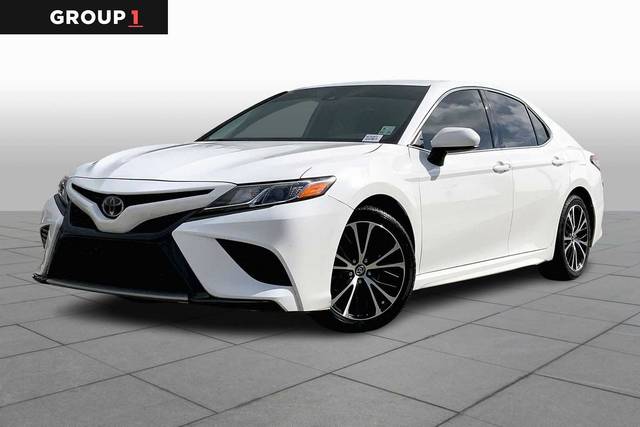2019 Toyota Camry SE FWD photo
