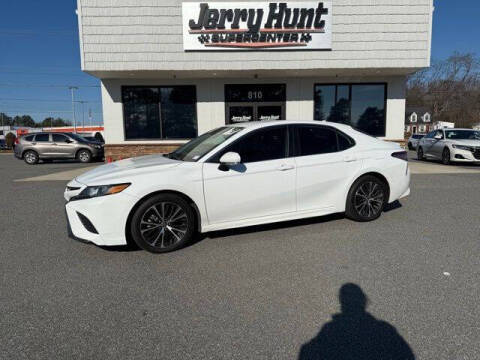 2019 Toyota Camry SE FWD photo