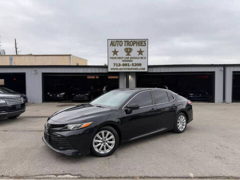 2019 Toyota Camry LE FWD photo