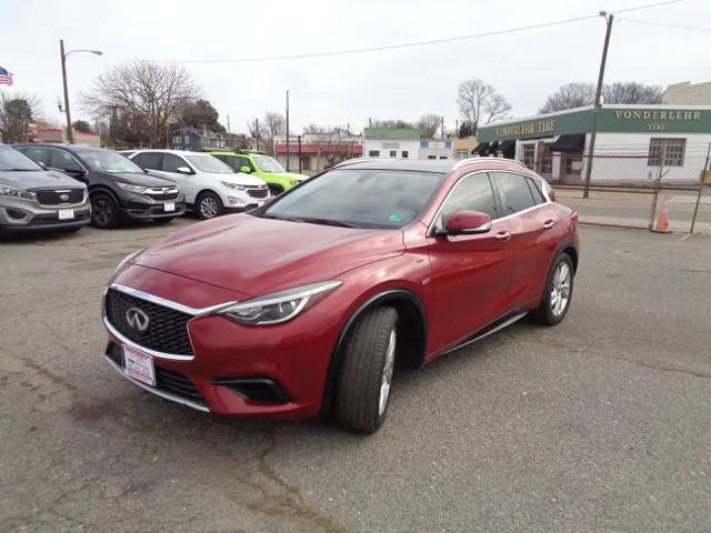 2019 Infiniti QX30 LUXE FWD photo