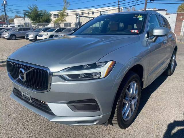 2018 Volvo XC60 Momentum AWD photo