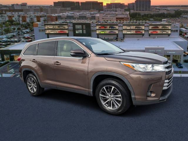 2019 Toyota Highlander XLE FWD photo