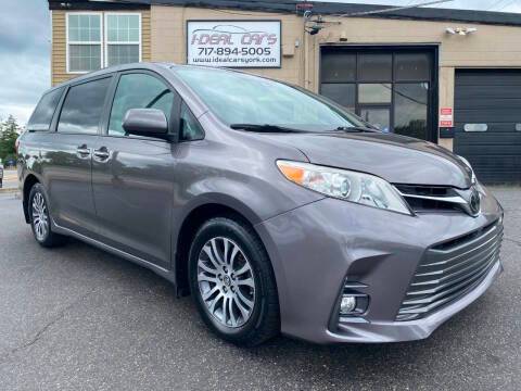2020 Toyota Sienna XLE FWD photo