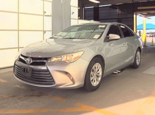 2016 Toyota Camry LE FWD photo