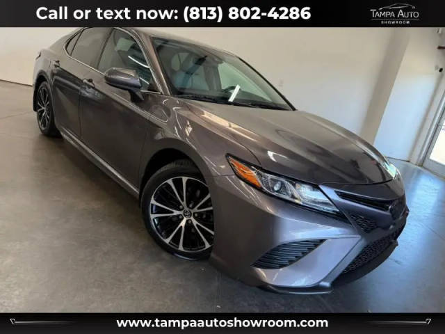 2019 Toyota Camry SE FWD photo