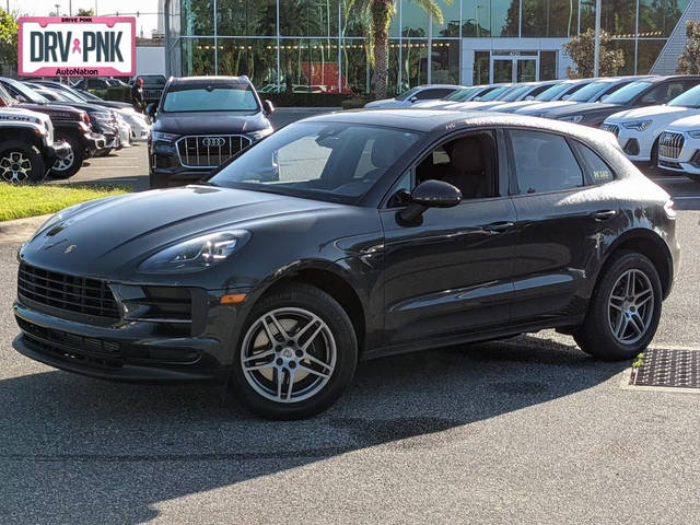 2019 Porsche Macan  AWD photo