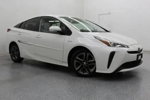 2019 Toyota Prius XLE FWD photo