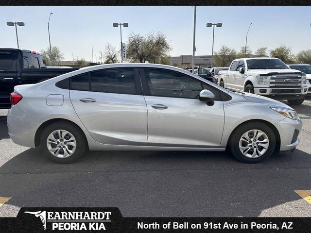 2019 Chevrolet Cruze  FWD photo