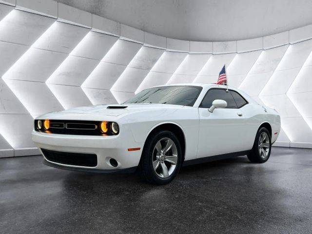 2019 Dodge Challenger SXT RWD photo