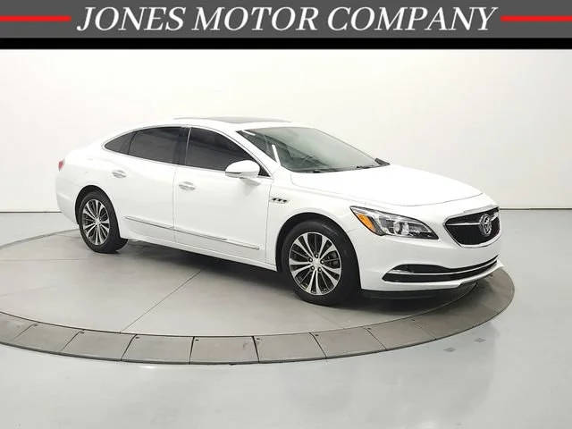 2018 Buick LaCrosse Essence FWD photo