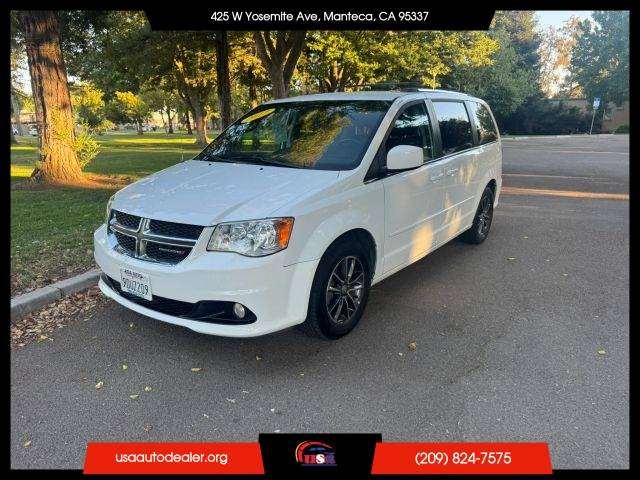 2017 Dodge Grand Caravan SXT FWD photo