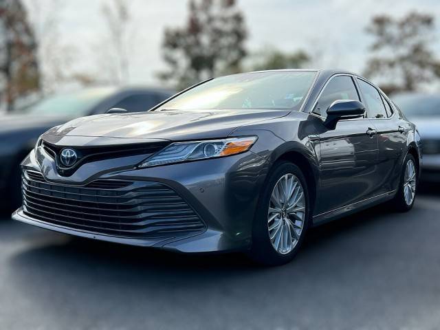 2019 Toyota Camry Hybrid XLE FWD photo