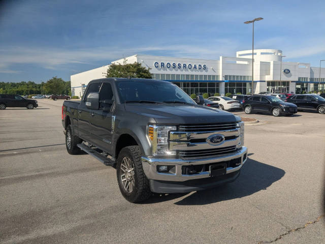2019 Ford F-250 Super Duty LARIAT 4WD photo