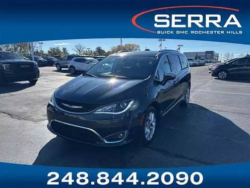 2019 Chrysler Pacifica Minivan Limited FWD photo