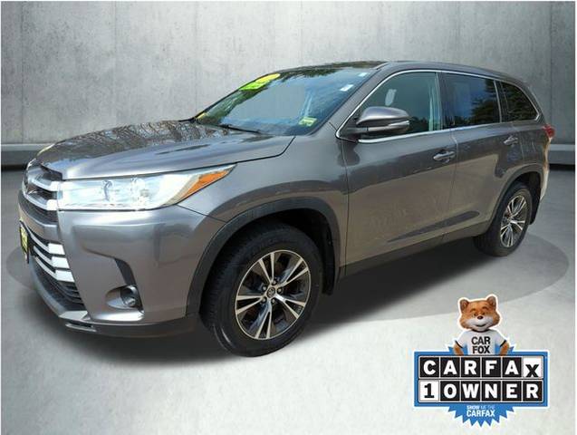 2019 Toyota Highlander LE AWD photo