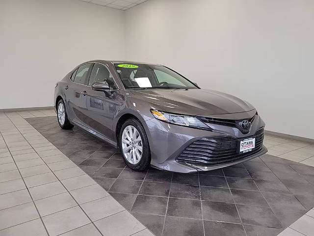 2019 Toyota Camry LE FWD photo