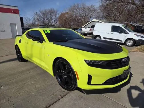 2019 Chevrolet Camaro 1LT RWD photo
