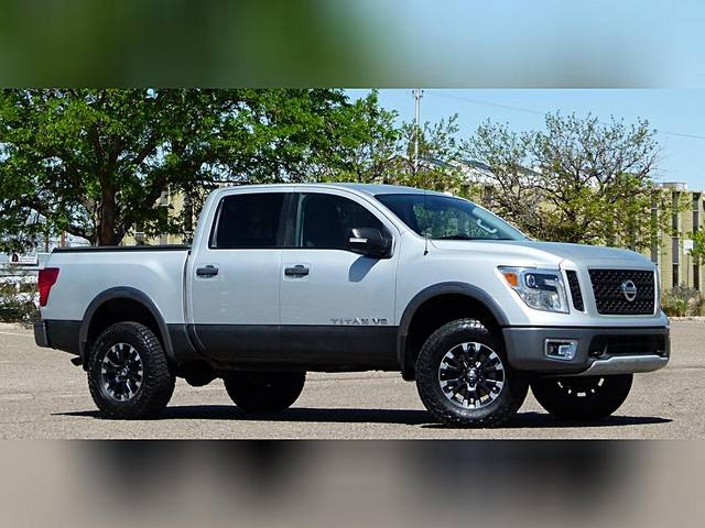 2019 Nissan Titan PRO-4X 4WD photo