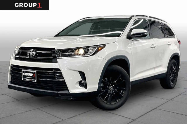 2019 Toyota Highlander SE FWD photo
