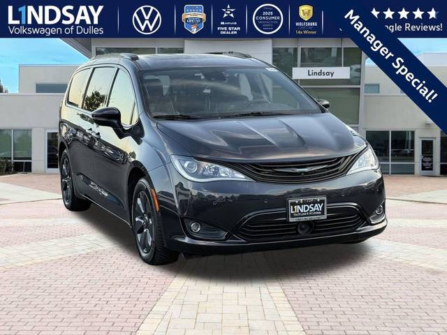 2019 Chrysler Pacifica Minivan Hybrid Limited FWD photo