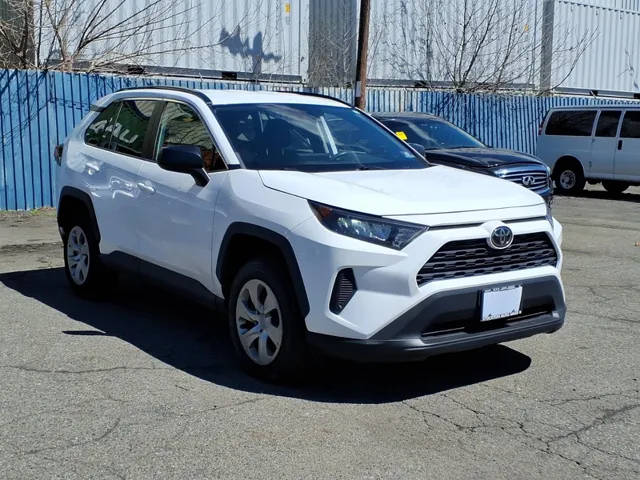 2019 Toyota RAV4 LE AWD photo