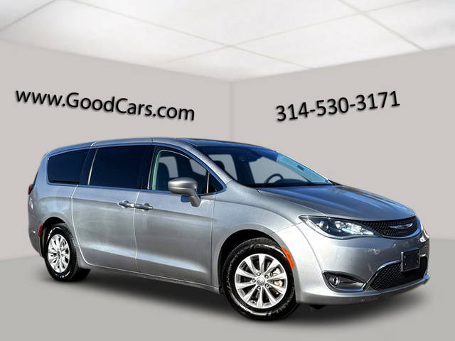 2019 Chrysler Pacifica Minivan Touring Plus FWD photo