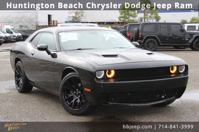 2019 Dodge Challenger SXT RWD photo