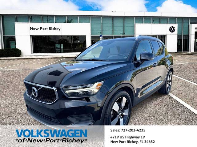 2020 Volvo XC40 Momentum AWD photo