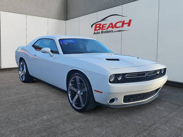 2019 Dodge Challenger SXT RWD photo