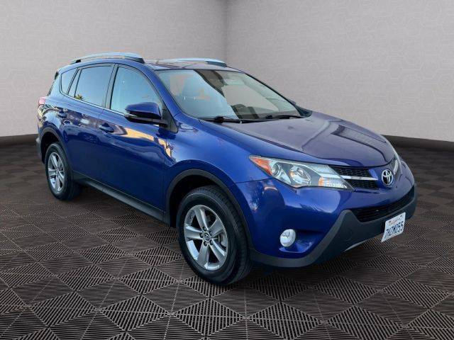 2015 Toyota RAV4 XLE FWD photo