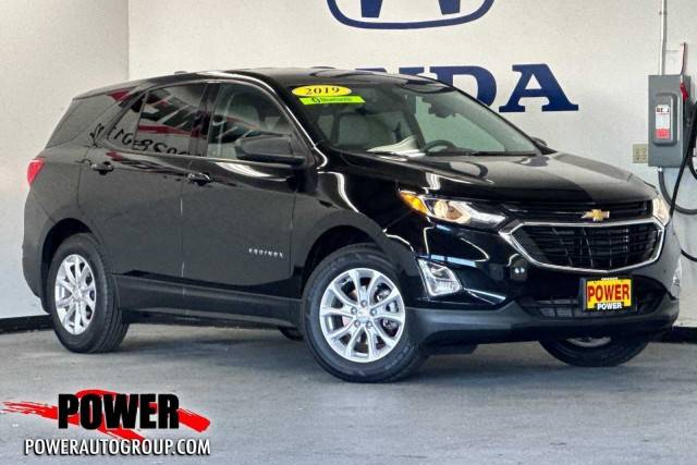 2019 Chevrolet Equinox LS AWD photo