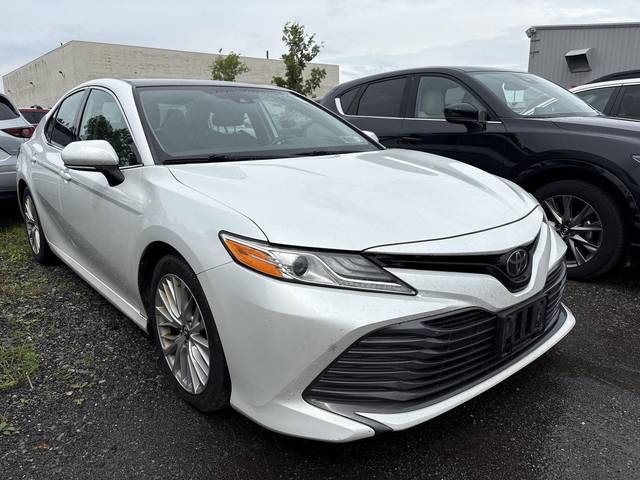 2019 Toyota Camry XLE FWD photo