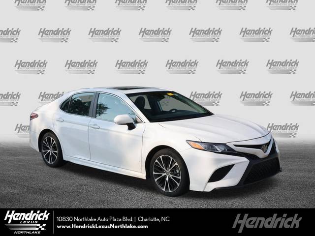 2019 Toyota Camry SE FWD photo