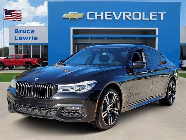 2019 BMW 7 Series 750i RWD photo