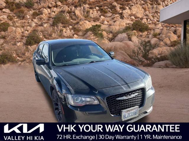2019 Chrysler 300 Touring L RWD photo