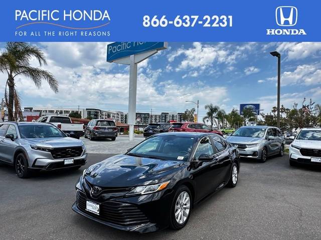 2019 Toyota Camry LE FWD photo