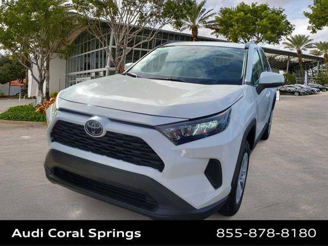 2019 Toyota RAV4 LE FWD photo