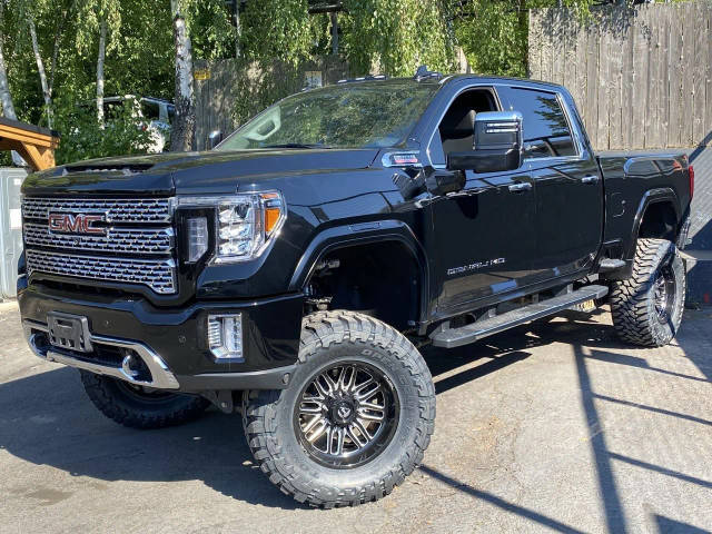 2020 GMC Sierra 2500HD Denali 4WD photo