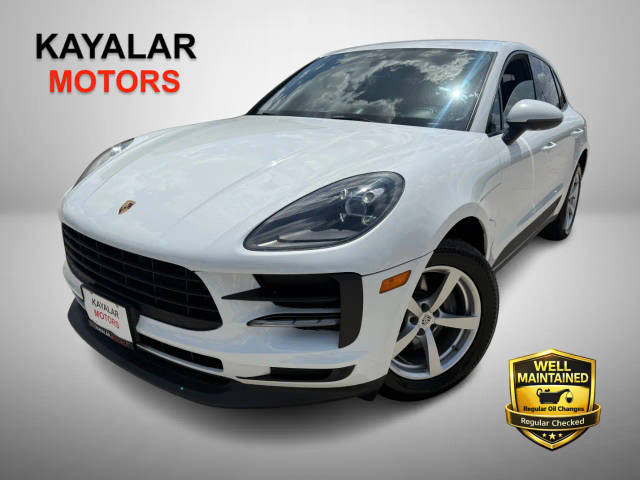 2019 Porsche Macan  AWD photo