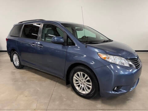 2015 Toyota Sienna XLE Premium FWD photo