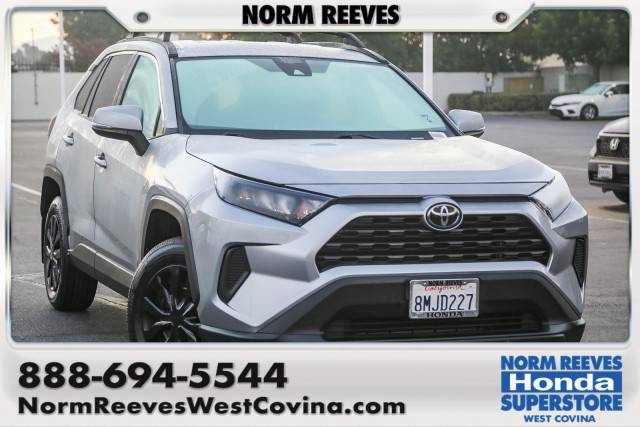 2019 Toyota RAV4 LE FWD photo