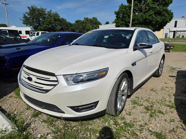 2018 Ford Taurus Limited AWD photo