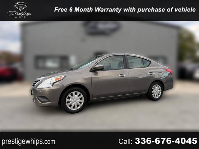 2016 Nissan Versa SV FWD photo