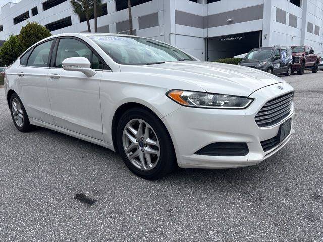 2015 Ford Fusion SE FWD photo